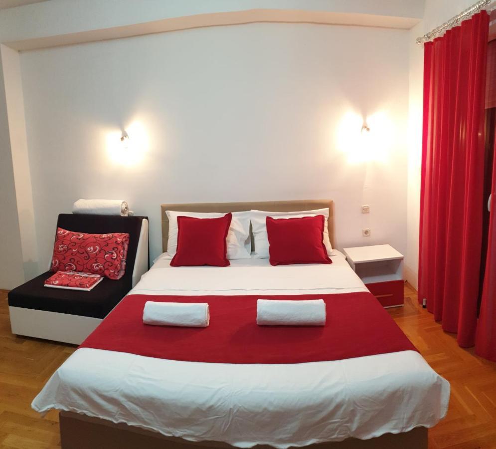 Front Beach Exclusive Apartments Struga Exterior photo