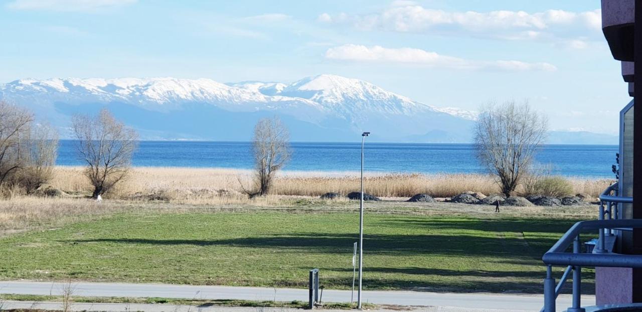 Front Beach Exclusive Apartments Struga Exterior photo