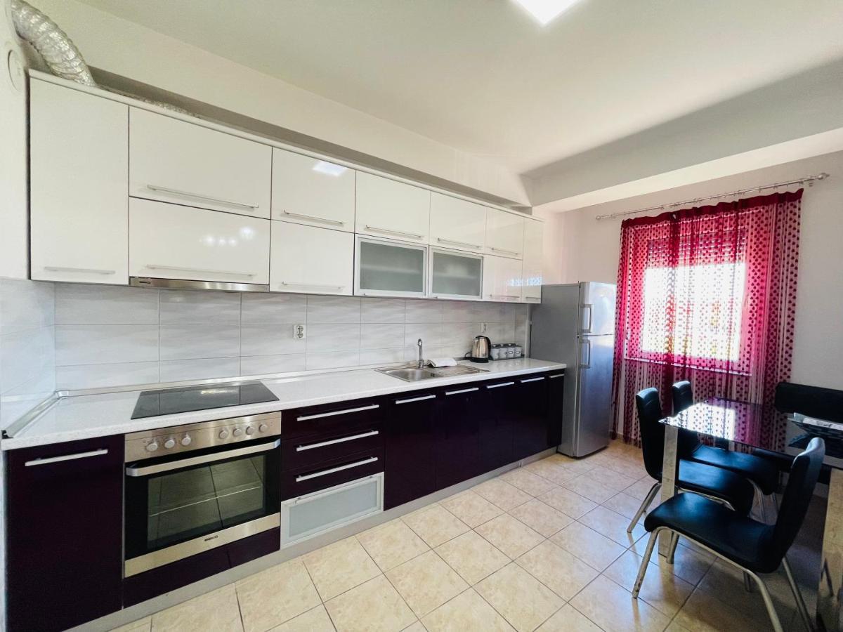 Front Beach Exclusive Apartments Struga Exterior photo